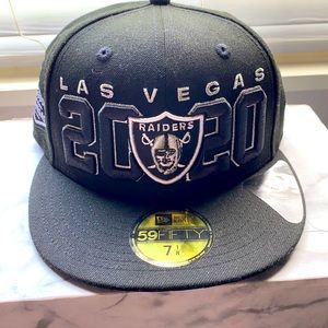 ☠️ BRAND NEW LV RAIDERS FITTED CAP ☠️